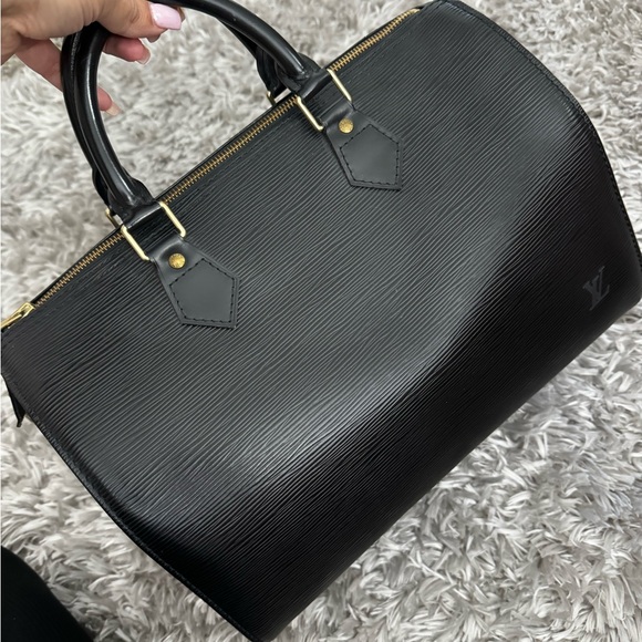 Louis Vuitton vintage Epi 30 and kiss wallet set - Picture 4 of 15